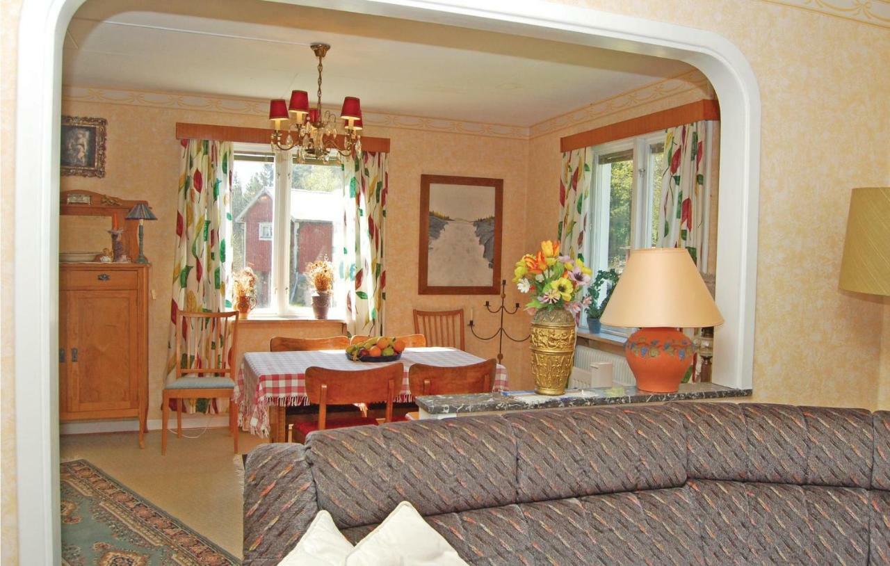 3 Bedroom Amazing Home In Lnsboda Falsehult ภายนอก รูปภาพ